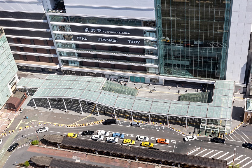 横浜駅中央西口駅前広場