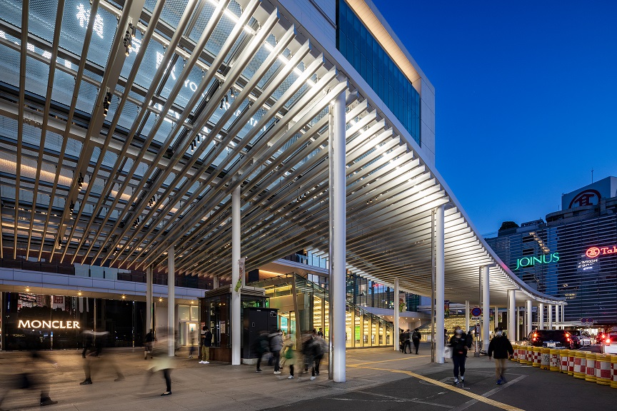 横浜駅中央西口駅前広場